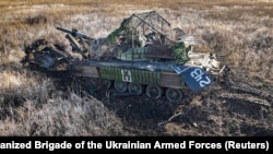 Пошкоджений російський танк поблизу Вугледара на Донеччині, архівне фото, листопад 2023 року