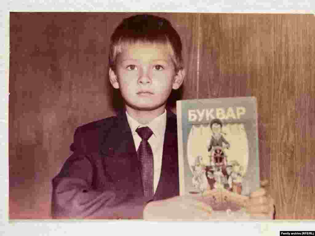«Іван був прекрасною людиною зі щирим серцем та доброю душею. Ніколи нікому не відмовляв, просто не міг. Був люблячим, життєрадісним; завжди допомагав з домашніми справами. Полюбляв смачно готувати і дуже любив тварин» – так про військового згадують рідні
