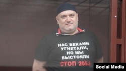 Крым татарларынын активисти Ансар Османов сотто. Сүрөт качан, кандай шартта тартылганы белгисиз.