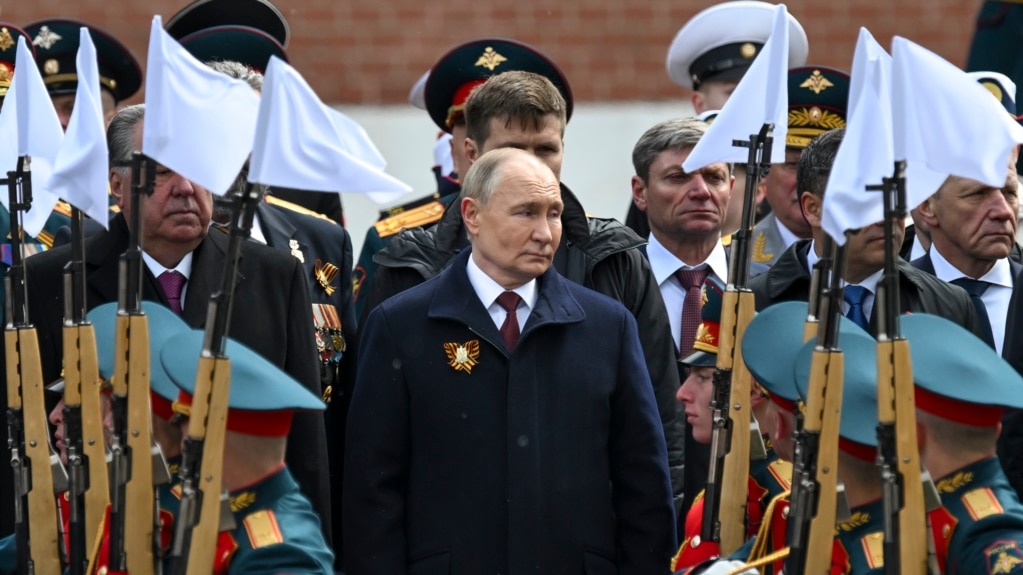 Володимир Путін під час параду на Красній площі у Москві. Росія, 9 травня 2024 року