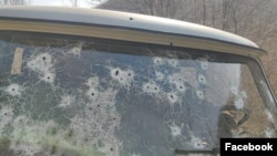 Азербайджанська сторона стверджує, що стрілянина почалася при спробі оглянути автомобілі, в яких нібито були боєприпаси