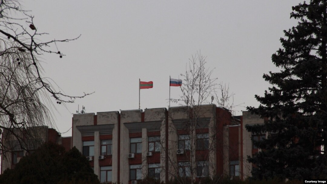 Придністров’я – сепаратистський регіон Молдови, який фактично не підконтрольний Кишиневу з 1992 року. Росія вже понад 20 років тримає в Придністров’ї близько 1700 військових