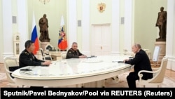 Владимир Путин менен Ли Шанфунун жолугушуусуна Сергей Шойгу дагы катышты.