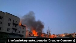 Російські військові намагаються просунутися до Покровська (на фото наслідки одного з ударів по місту), однієї з найзахідніших точок Донецької області, неподалік від кордону з Дніпропетровською областю