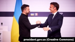 Президент України Володимир Зеленський і президент Франції Емманюель Макрон (праворуч). Париж, 7 червня 2024 року