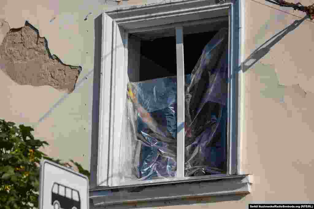 «Цей удар – велика трагедія для Чернігова. Це черговий воєнний злочин Росії проти України. Кров усіх невинних дітей та людей на руках Росії. Ми цього не пробачимо. Ніколи. Я вже підписав розпорядження про оголошення днів жалоби 19 ­– 21 серпня», – зазначив виконувач обов’язків міського голови Чернігова Олександр Ломако 