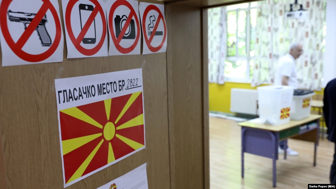 На одній з виборчих дільниць у Македонії, 8 травня 2024 року