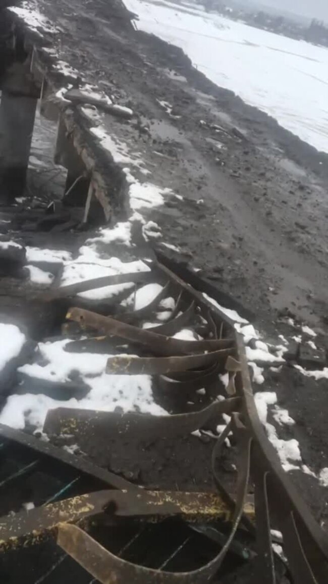 Підірваний міст у селищі Старий Салтов Харківської області