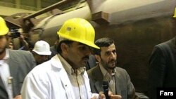 محمود احمدی نژاد در نیروگاه اتمی بوشهر