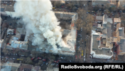 Раніше 7 грудня одеська поліція повідомила про двох підозрюваних у зв’язку з пожежею в будівлі коледжу економіки та права