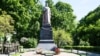 Пам'ятник радянському генералу Ватутіну, архівне фото 