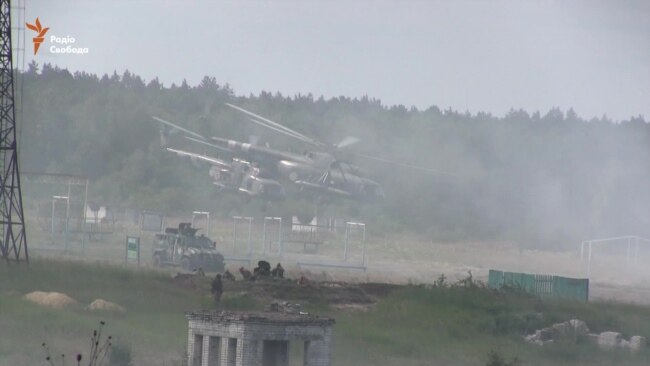 Під Львовом тривають масштабні військові навчання (відео)