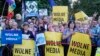 Під час акції протесту проти законопроєкту, який відомий як «lex TVN». Варшава, 10 серпня 2021 року
