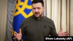 «Посилюємо тиск на пропагандистів війни й тих, хто виправдовує Росію, а також разом з партнерами блокуємо діяльність російського тіньового флоту» – Зеленський

