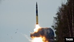 Росія - Випробувальний запуск міжконтинентальної балістичної ракети Тополь РС-12М з космодрому у Плесецку, 10 квітня 2009 р.