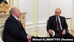 Аляксандар Лукашэнка і Ўладзімер Пуцін на сустрэчы 22 красавіка 2021.
