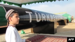 Türkmen hökümeti nebit-gaz sektoryndan daşary ykdysadyýeti köp taraply ösdürmeli, hususy sektoryň roluny artdyrmaly diýip, HWF hasap edýär.