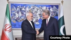 د ایران د بهرنیو چارو وزیر جواد ظريف او د پاکستان د بهرنیو چارو وزیر محمود قریشي.