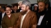 د پاکستان حکومت او وسله والو طالبانو د استازو پلاوي روغبړ کوي