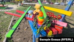 Місце російського ракетного удару в Кривому Розі, 5 квітня 2025 року. Атака забрала життя дев’ятьох дітей, 11 поранені