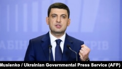 За словами прем'єра, з дня відставки уряду президент бере на себе всю відповідальність за стан справ у державі