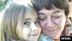 Міленка Чемерис разом зі своєю «усиновленою» бабусею