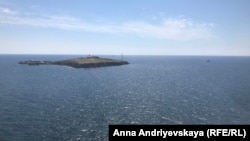 Російські військові кораблі захопили українське рятувальне судно «Сапфір» 26 лютого під час виконання гуманітарної місії в районі острова Зміїний