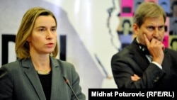 Верховний представник ЄС із закордонних справ Федеріка Моґеріні та єврокомісар з питань розширення і політики сусідства Йоганнес Ган (архівне фото)
