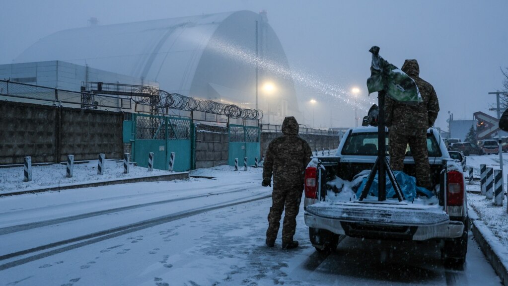 Ucraina încearcă să repare scutul de la Cernobîl. Pe 26 aprilie, se împlinesc 39 de ani de la accidentul nuclear