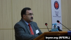 Hakan Kırımlı, tarihiy ilimler doktorı, Bilkent Universitetiniñ professorı (Türkiye)
