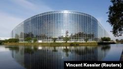 Згідно з текстом резолюції, Європейський парламент підтримав створення платформи