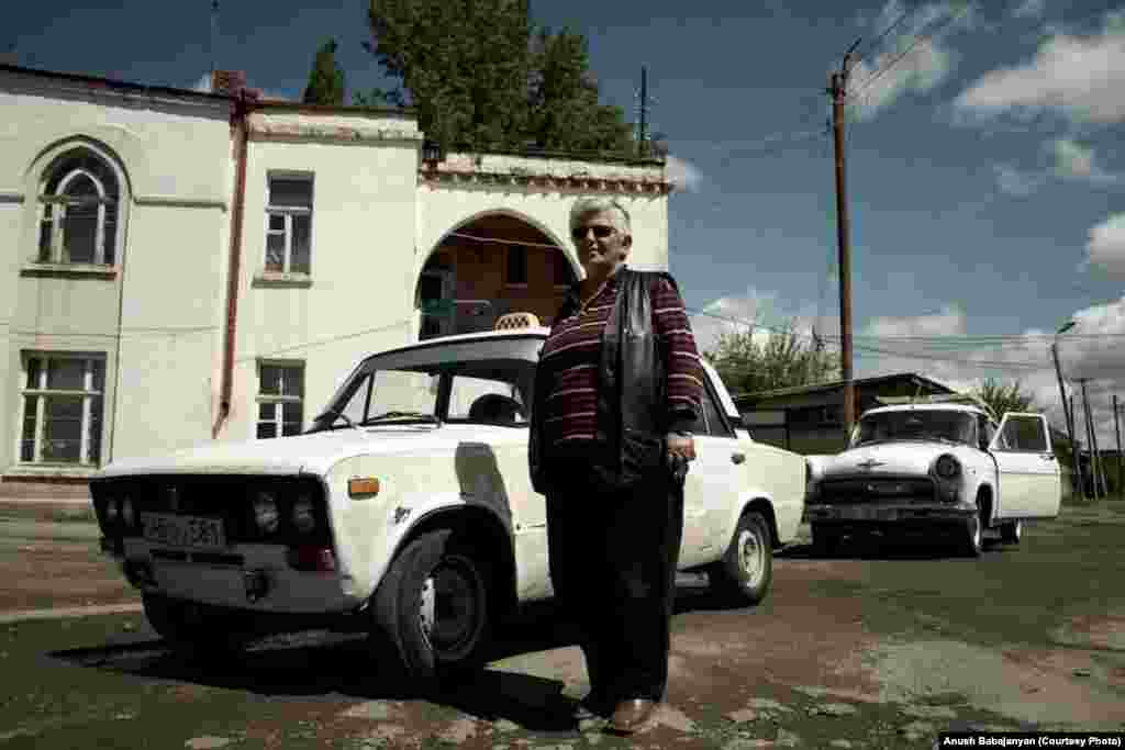 "Тикуш" – женщина-таксист, таких в Армении всего несколько.