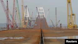 Будівництво Росією Керченського мосту, грудень 2017 року 