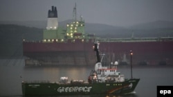 Судно Arctic Sunrise покидає Мурманськ, 1 серпня 2014