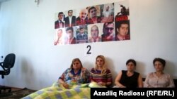В Баку продолжается голодовка 12 членов Общественной палаты Азербайджана