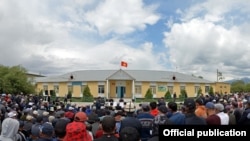 Садыр Жапаров былтыр жайында Ат-Башы районунун тургундары менен жолуккан.