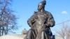 Пам'ятник літературному персонажу Тарасу Бульбі в селі Келеберда Кременчуцького району Полтавської області. Тарас Бульба – вигаданий образ українського козацького ватажка, полковника Війська Запорозького – головний герой повісті Миколи Гоголя «Тарас Бульба»