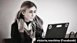 Расследователи выяснили, что после пленения Рощину держали в заключении в оккупированных Энергодаре и Мелитополе, а после перевезли в подконтрольное ФСБ СИЗО-2 Таганрога