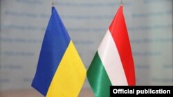 Угорські дипломати переконують, що співали місцеві депутати «національну молитву угорців», яка лишень згодом стала державним гімном Угорщини – і нині й є цим гімном