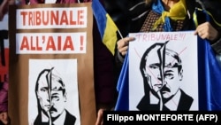 Пратэст у Рыме супраць расейскай ваеннай агрэсіі ва Ўкраіне пры саўдзеле Беларусі. 24 лютага 2022