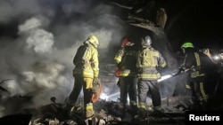 Рятувальники на місці російського удару в Запоріжжі, архівне фото