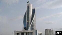 Türkmenistanyň Saglygy goraýyş we derman senagaty ministrliginiň binasy