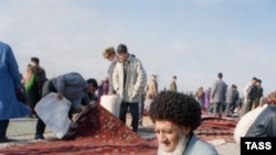 Aşgabat, haly bazary