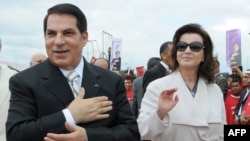 Tunisiň öňki prezidenti Ben Ali we onuň aýaly Leýla prezidenlik saýlawlary boýunça kampaniýada, Tunis, 11-nji oktýabr, 2009.