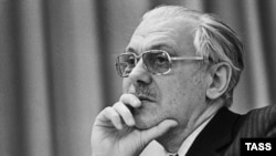Orsýetiň belli şahyry Sergeý Mihalkow, 1-nji iýul, 1971 ý.
