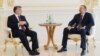 Встреча президента Азербайджана Ильхама Алиева (справа) и премьер-министра Венгрии Виктора Орбана, Баку, 30 июля 2012 г.