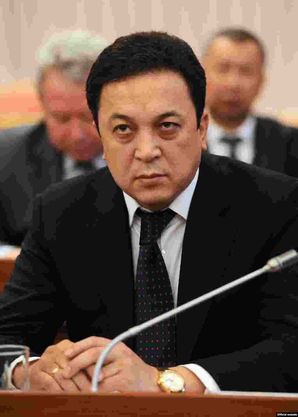 Аалы Карашев (с 1 сентября 2012 года по 5 сентября 2012 года), исполняющий обязанности премьер-министра. 