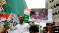 Activists in Calcutta hold rally in support of Indian naval officer Kulbhushan Jadhav who has been convicted of espionage and terrorism in Pakistan. (file photo)