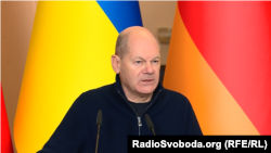 «По-перше, було б гарною новиною, якби війна в Україні закінчилася. Але навіть тоді ми все одно повинні були б гарантувати безпечне майбутнє України», – сказав канцлер