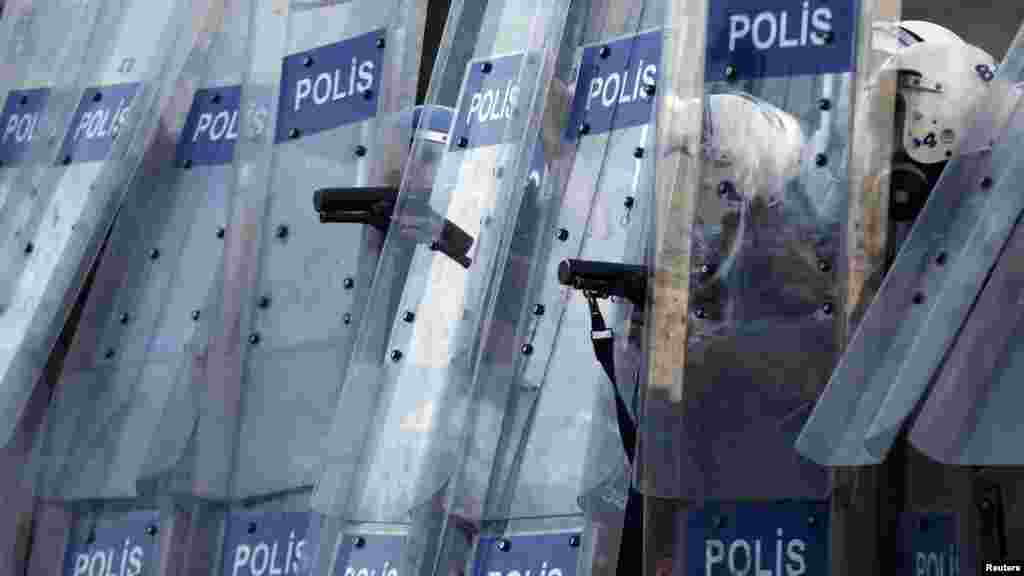 Trg Taksim, Istanbul, 11. juni 2013. Foto: REUTERS / Murad Sezer
